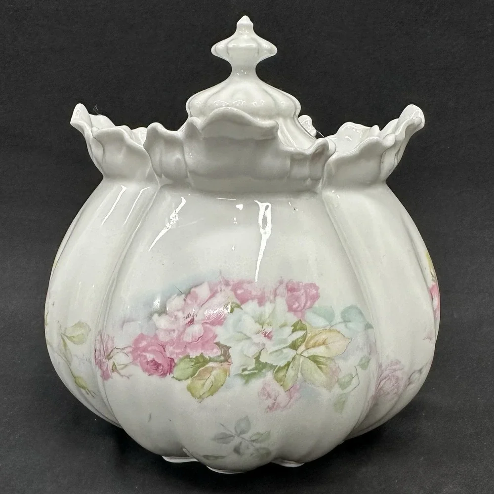 Reinhold Schlegelmilch (RS) Prussia 'Hidden Image' Lidded Sugar Bowl, Antique‎